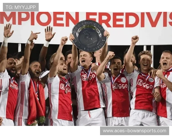 足球豪门球星风采集锦：各大顶级俱乐部球员精彩瞬间大集合